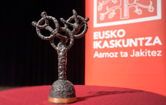 Entrega de los premios Eusko Ikaskuntza - Laboral Kutxa 2023